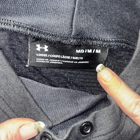 Under Armor running vest. Size medium. Black. - Picture 3 of 3